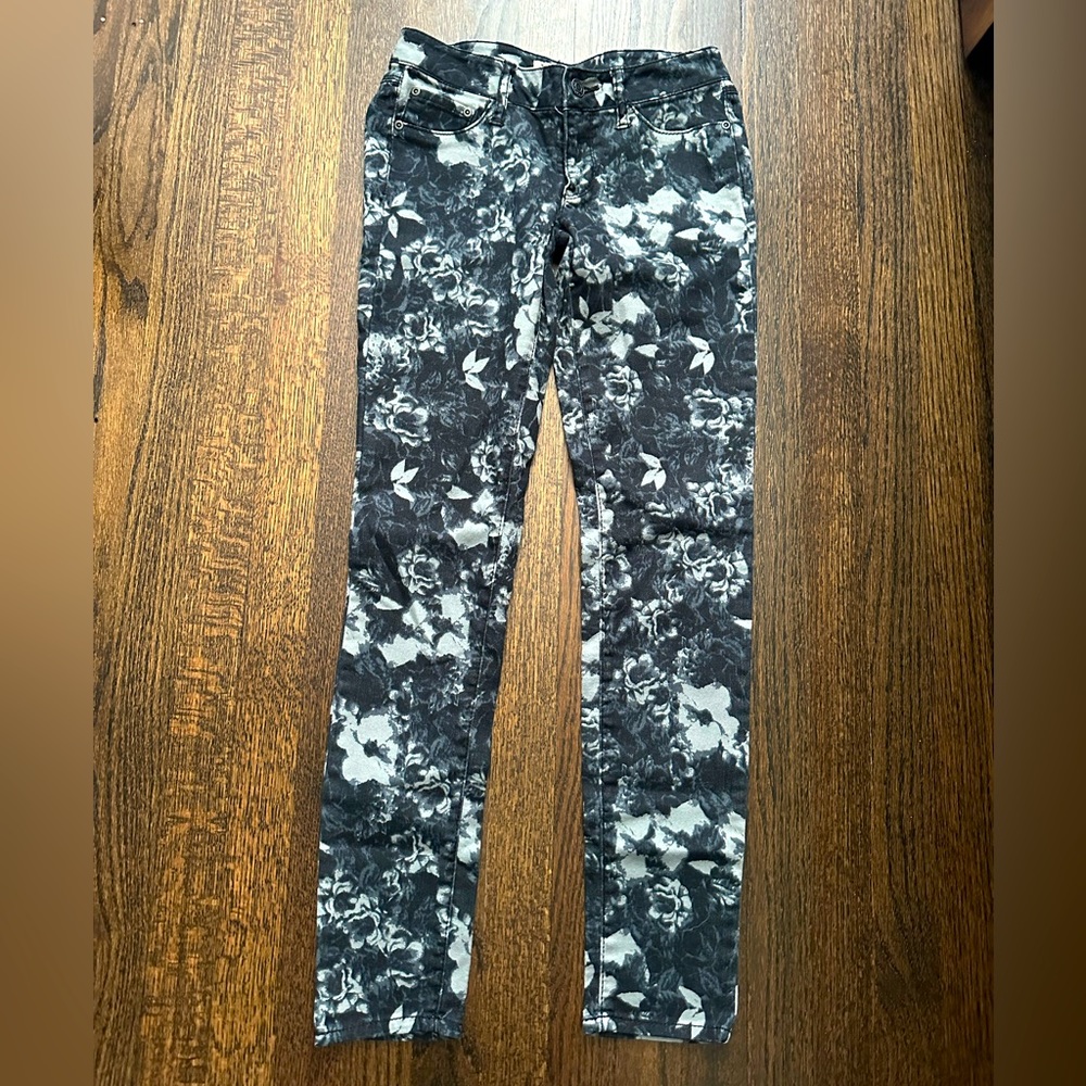 3/$12. MUDD Flower Pattern Pants. Skinny. Size 3.